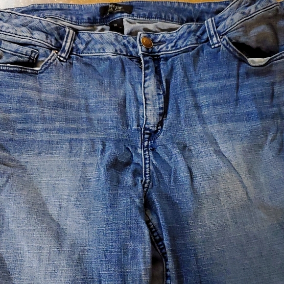 Women's size 20 Venezia Jeans - Picture 1 of 3